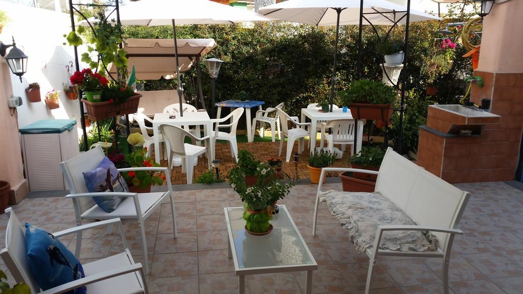 Beb I Delfini Di Casa Paola Panzió Mascali Kültér fotó