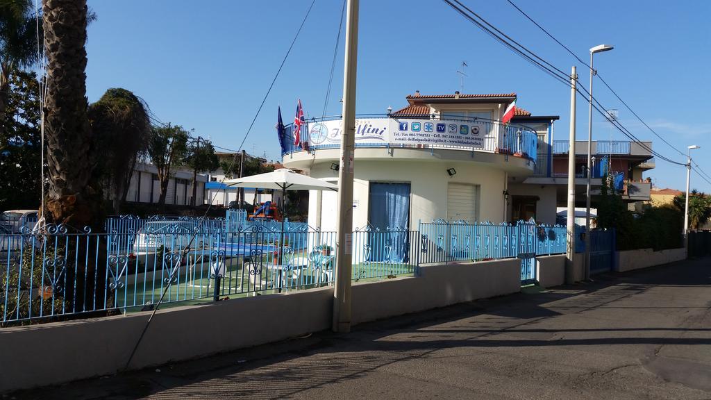 Beb I Delfini Di Casa Paola Panzió Mascali Kültér fotó