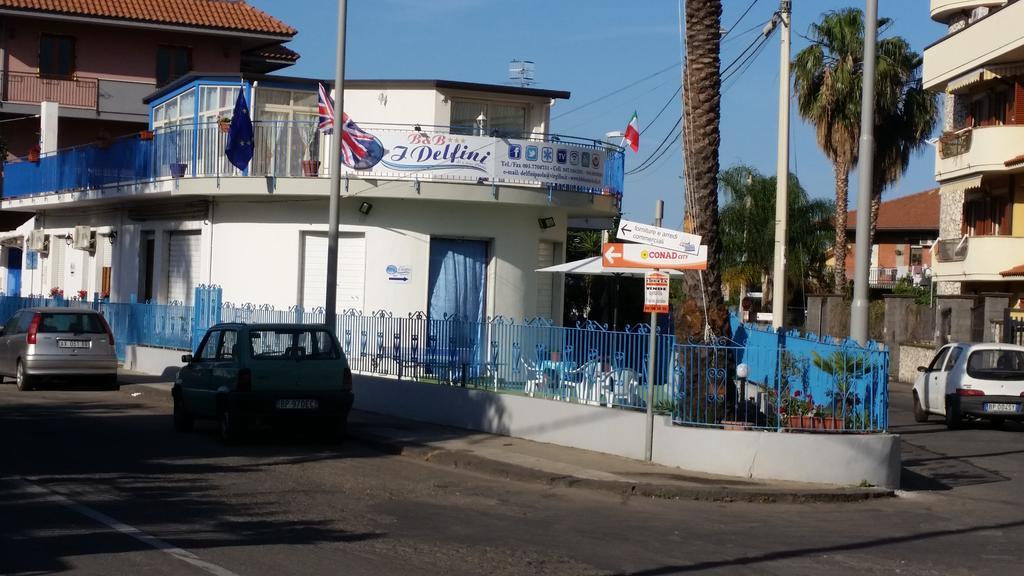 Beb I Delfini Di Casa Paola Panzió Mascali Kültér fotó