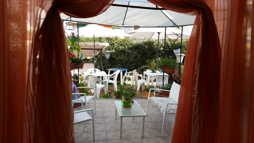 Beb I Delfini Di Casa Paola Panzió Mascali Kültér fotó